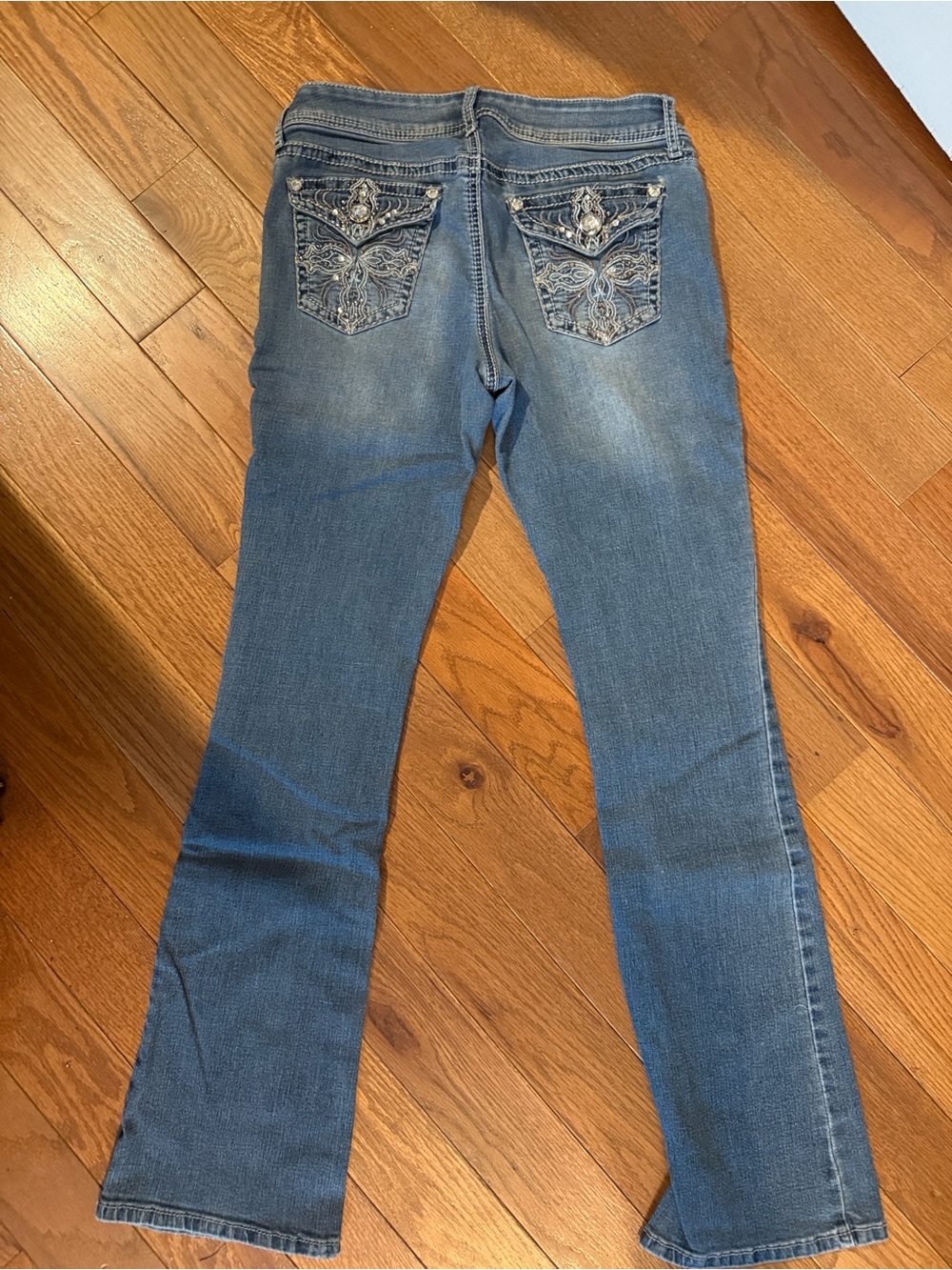 2 pairs Apt. 9 Women's Embellished Back-Pocket Blue Denim Jeans - Picture 8 of 8